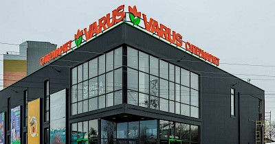 Varus традиційно залучає співробітників офісів до роботи в супермаркетах у період новорічного пікового навантаження