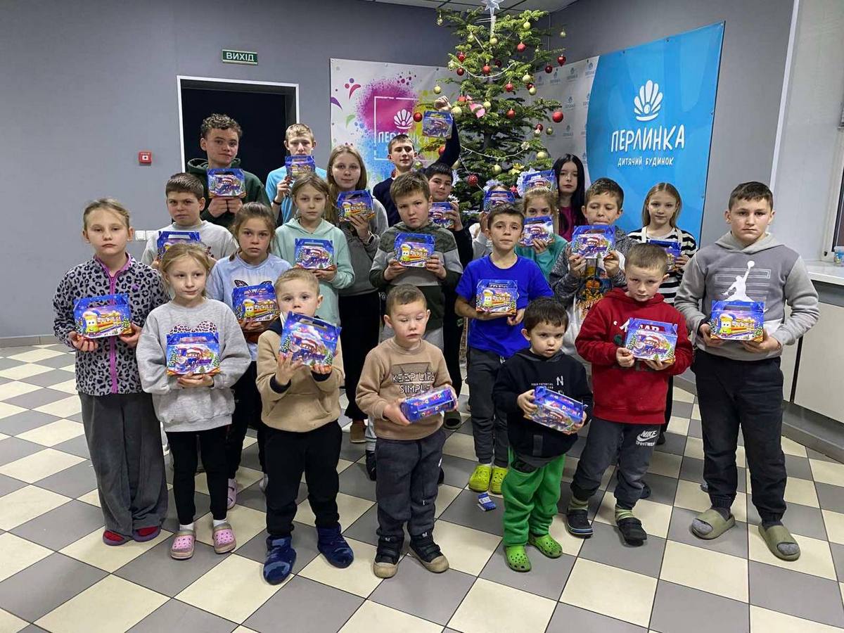 Чарівники компанії «Аптека 9-1-1» подарували  віру в диво 953 дітям