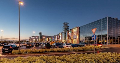 Світло, яке не вимикається: ТРЦ Victoria Gardens першим у Львові перейшов на імпортну електроенергію