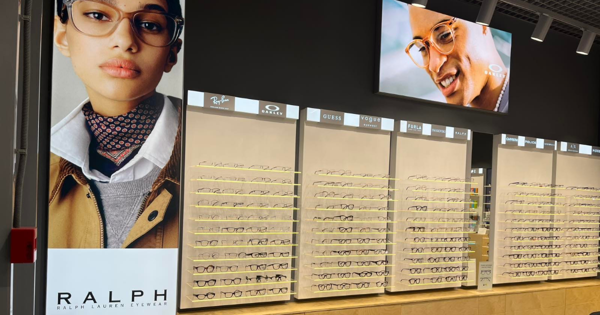 Адреса: ТЦ Смарагд, Київ, вул. Ревуцького 12/1. Графік роботи: 10:00-20:00, щодня