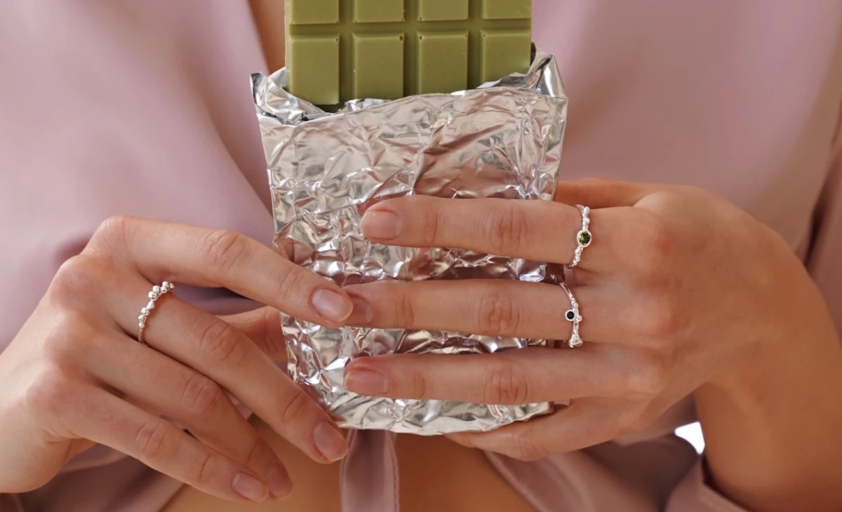 Срібло в мінімалістичному стилі: прикраси без зайвого блиску