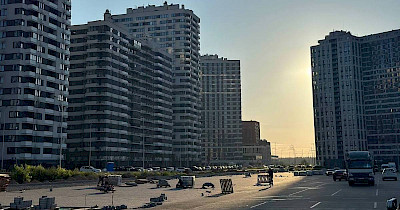 ТРЦ Retroville завершує будівництво парковки біля комплексу