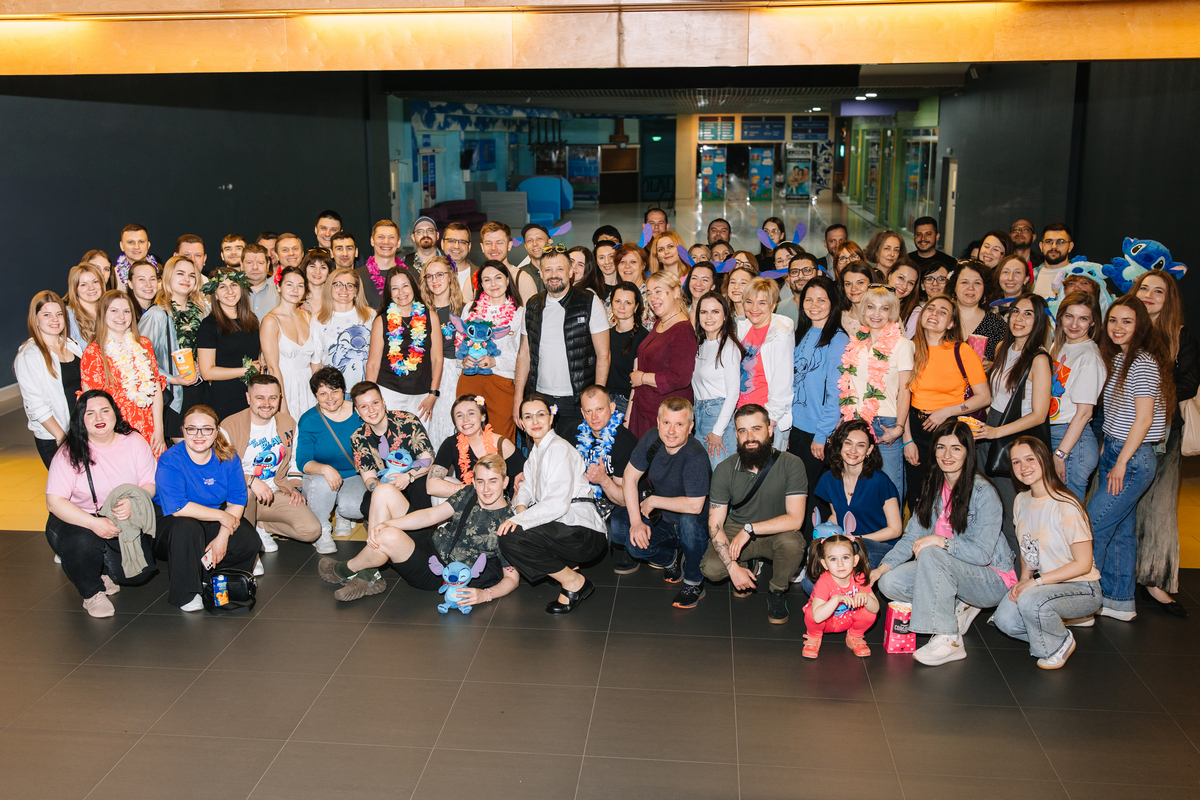 Робочий ранок у кіно: команда Будинок Іграшок першою в Україні подивилась фільм “Ліло і Стіч”