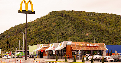 У Мукачеві відкрився перший McDonalds – у співпраці з АЗК ОККО