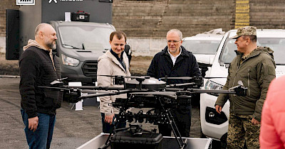 Розмінування стане безпечнішим: Київстар та фонд “Повернись живим” передали обладнання саперам