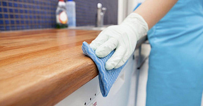 Як часто проводять вологе прибирання у приймальному відділенні?