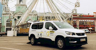 ОККО и Uklon расширяют сотрудничество в инклюзивном проекте: теперь и в Киеве