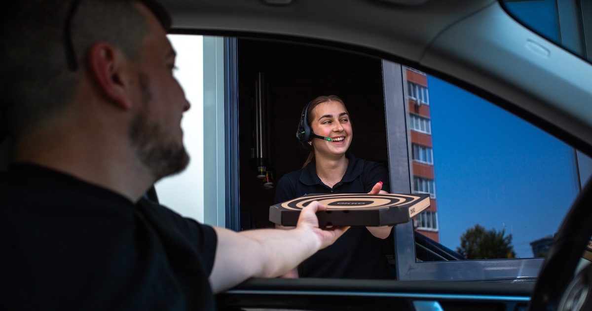 ОККО выходит в новую нишу – во Львове и Тернополе заработал сервис ОККО Drive