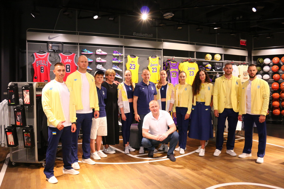 У Києві презентували нову офіційну форму Олімпійської збірної України