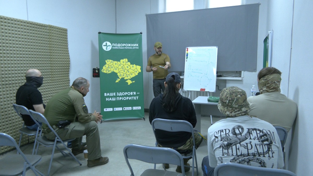 Мережа аптек Подорожник у співпраці з ГО “Україна в Огні” стала спонсором навчання тактичної медицини для військових