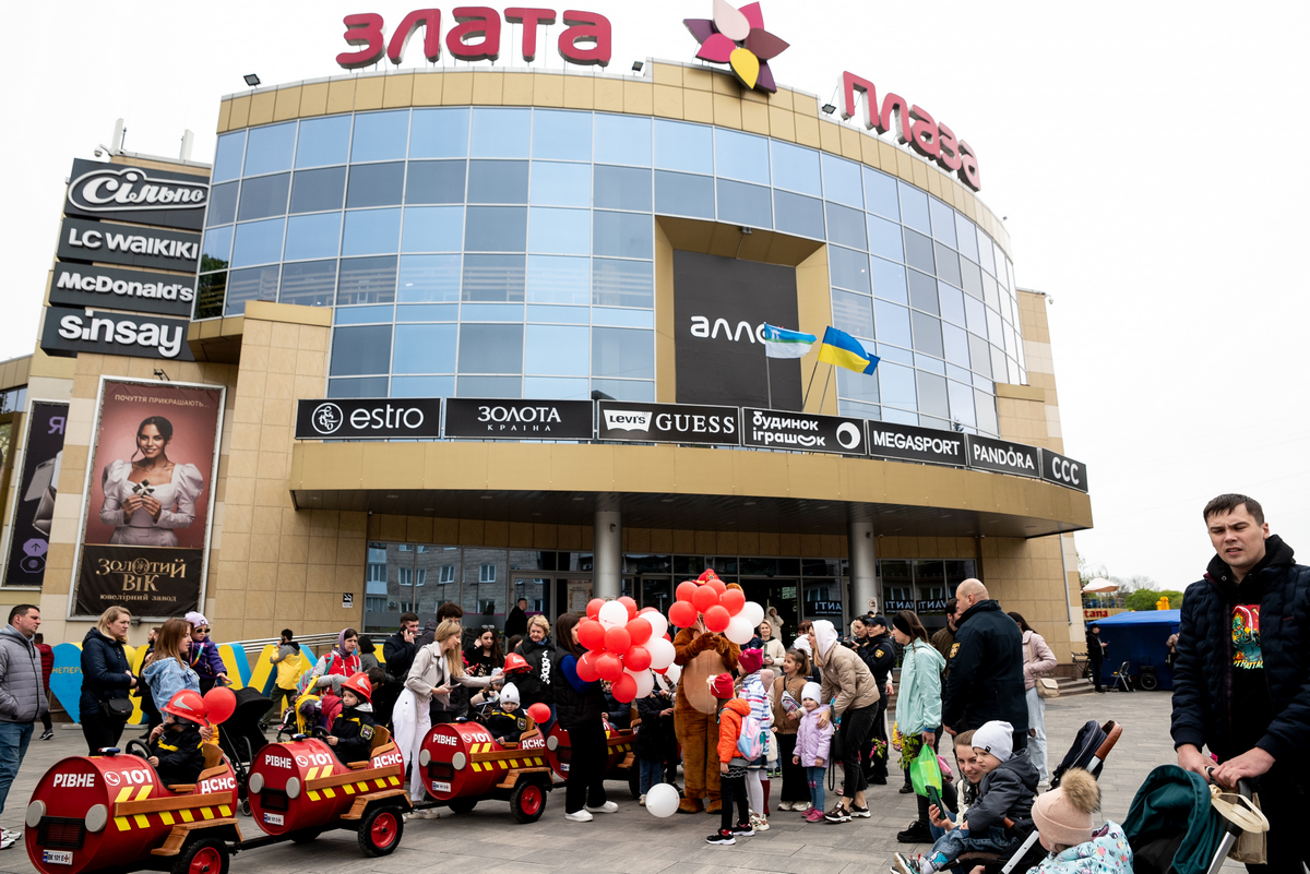 ТРЦ Злата Плаза: 14 років розвитку та відданості клієнтам (+фото)