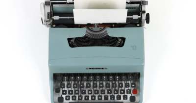 Кому доручити написання статей на сайт: співробітникам чи фрилансерам