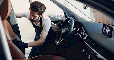 Для чего нужна химчистка салона авто