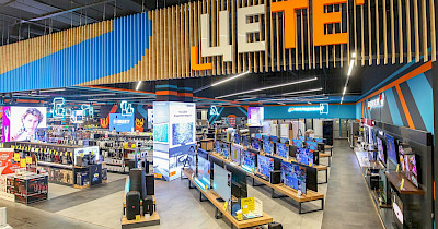 Современный и технологичный: как выглядит обновленный Центр Техники в Эпицентр на Братиславской в Киеве (+фото)