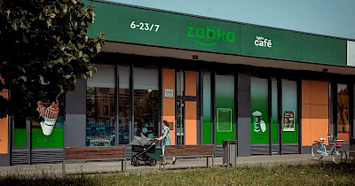 Большой прыжок Żabka: как магазины с ассортиментом уличного киоска превратились в сеть из 10 000 маркетов