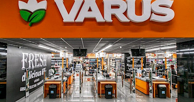 Доброгривня для хвостатиків: Varus разом із клієнтами зібрали кошти на 2500 кг корму для безпритульних тварин