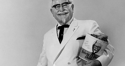 Полковник Сандерс идет к мечте: история жизни основателя KFC