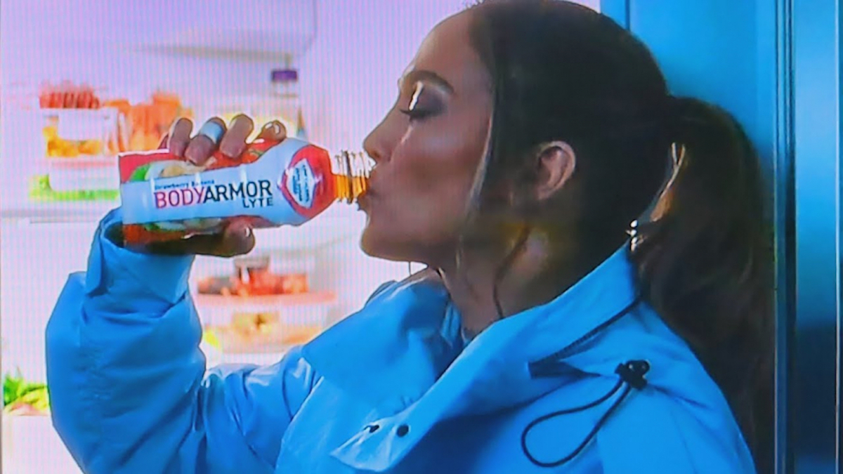 Лучшие ролики месяца: MasterZoo, Эпицентр, SOVA, Cher’17, KFC и Дженнифер Лопес