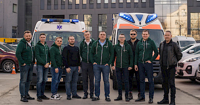 Авто рятують десятки життів: у мережі аптек Подорожник рік триває проект “Ambulance для ЗСУ”