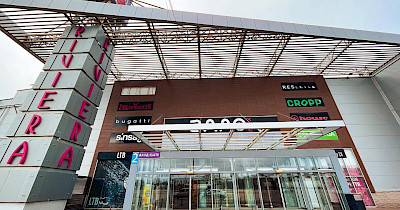 Одесский ТРЦ Riviera Shopping City возобновил вторую часть ТРЦ после ракетного обстрела (+фото)