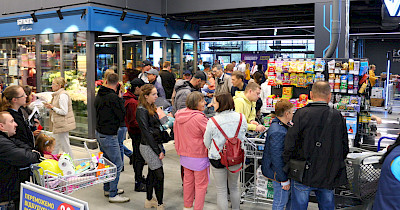 Свічки, павербанки, обігрівачі та олія. Що українці купували на Black Friday 2022 в Епіцентр