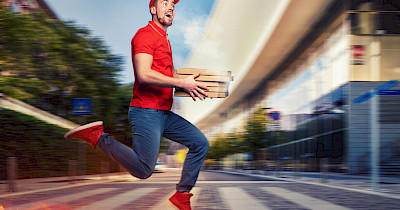 Три способа организовать доставку из магазина и ресторана