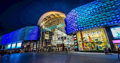 Со здания ТРЦ Ocean Plaza и банковских счетов ее владельца сняли арест