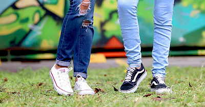 Які моделі джинсів популярні на сучасному ринку?