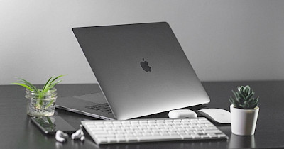 Мережа iOn (єдина в Україні зі статусом Apple Premium Reseller) з березня відновила роботу в Україні