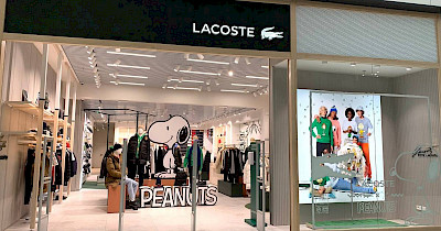 Бренд Lacoste открыл еще один бутик в концепте Le Club Evolution (фотообзор)