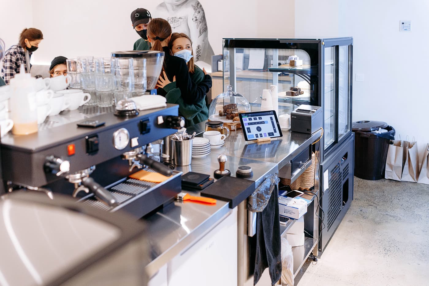 Виручка закладів громадського харчування у «червоній» зоні зменшилася на третину – дослідження Poster