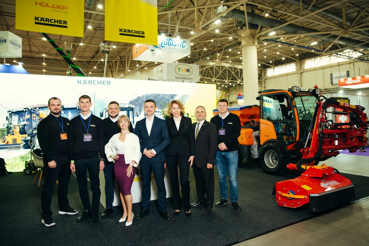 Відтепер і на українському ринку: Karcher вперше представила комунальну машину Holder S 130