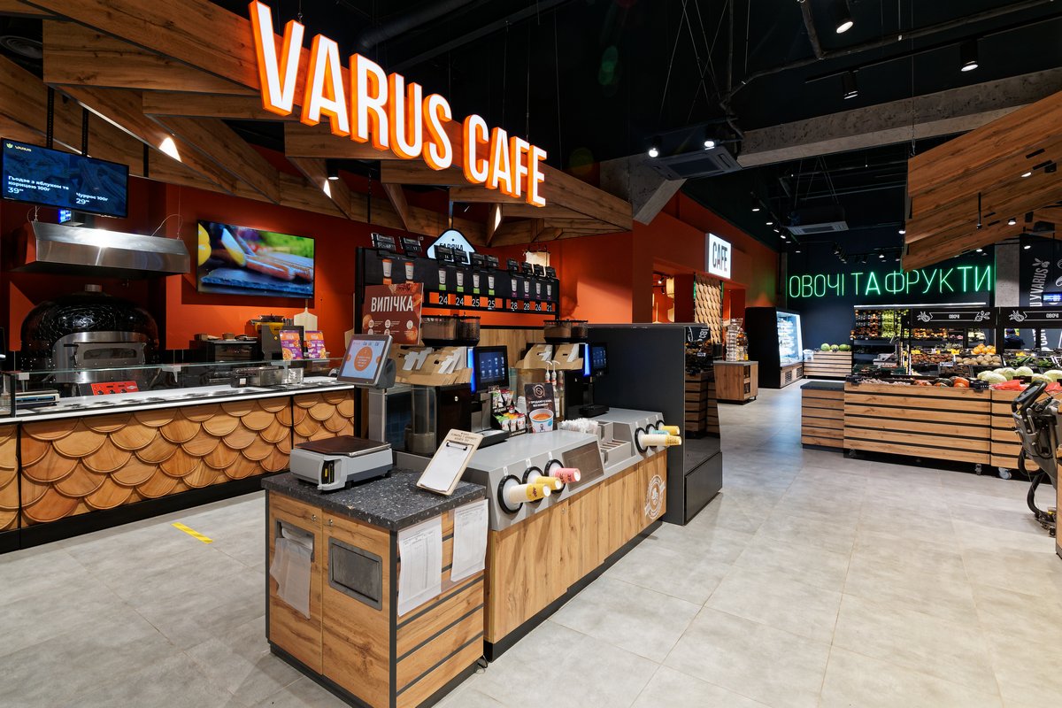 Новый формат знакомого магазина: в Киеве открылся обновленный супермаркет Varus (+фото)
