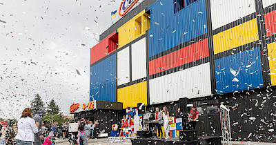 Еще один экстраординарный: новый Сільпо в Калуше посвятили неопластицизму (+фотообзор)