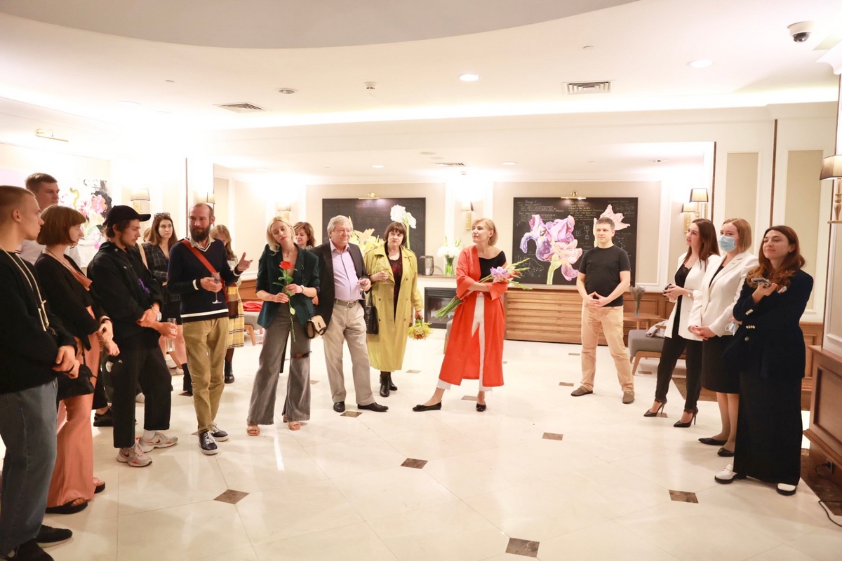 Поп-ап галерея у готелі: Spilne Art створили експозицію у Radisson Blu на Подолі