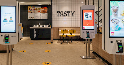 Самый большой одноэтажный в Украине: В Луцке открылся первый ресторан McDonald’s (+ фотообзор)