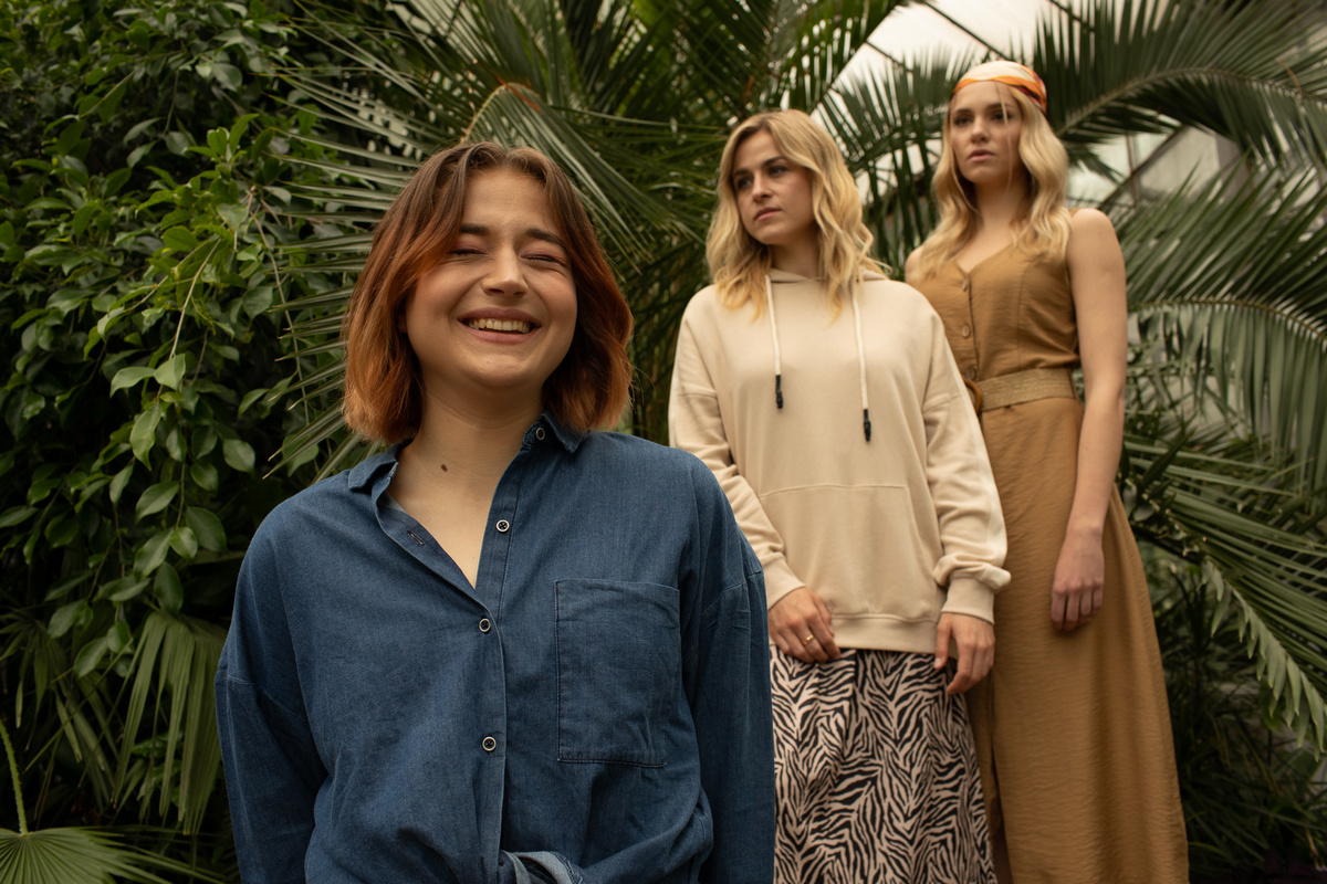 Новые фэшн правила игры от Colin’s и футболисток ФК Карпаты