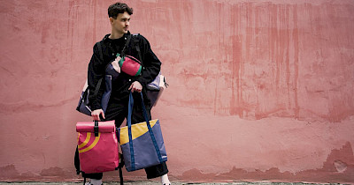 Эпицентр изготовил апсайклинг-сумки из баннеров первой в мире zero waste выставки