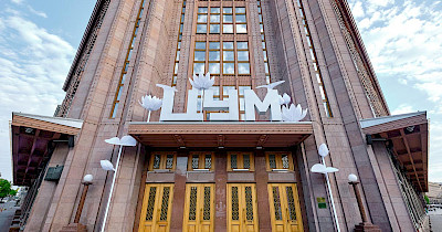 Нові вітрини ЦУМу весна-літо 2021 (+фотоогляд)