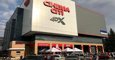 Мегамолл 2.0: в Виннице открылась вторая очередь ТРЦ Мегамолл