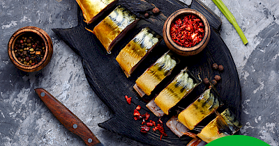 NOVUS: Коптимо вироби Майстри Смаку тільки на букових та вільхових трісках