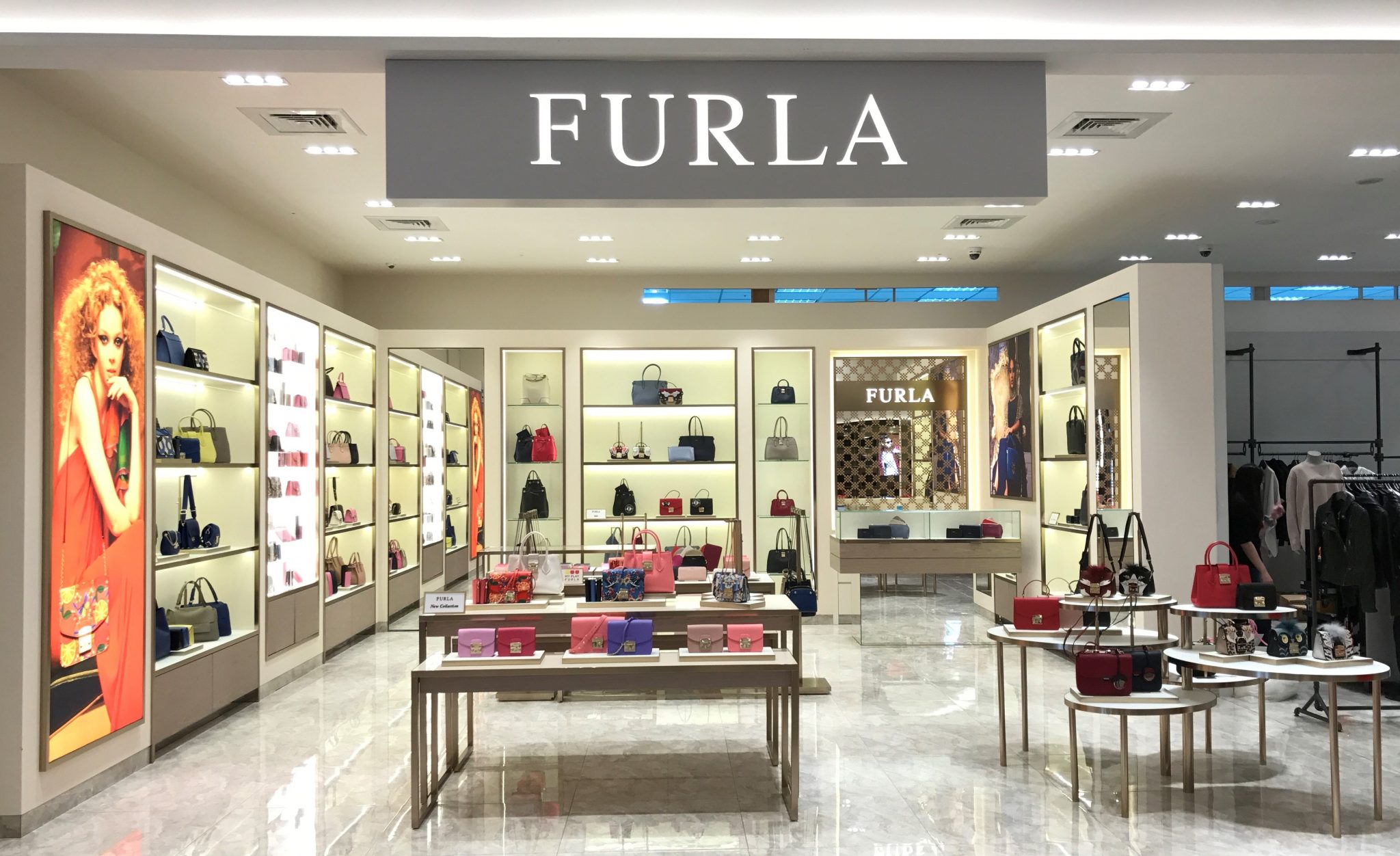 В ТРЦ Nikolsky откроется магазин Furla