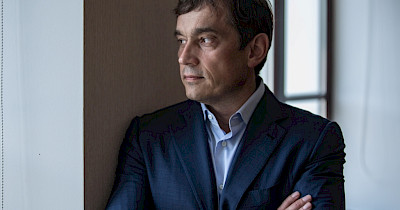 Василь Хмельницький веде переговори про продаж своєї частки у компанії UDP