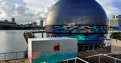 Apple експериментальний: магазини на воді та у вигляді дерева (фотоогляд)