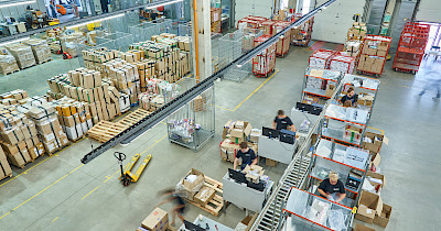 Доставка моди: як працює логістика найбільшого в Україні онлайн-продавця одягу Kasta (фоторепортаж)