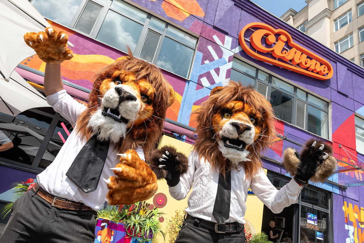 Лев і Самсон: як виглядає новий оригінальний Сільпо на столичному Подолі (фотоогляд)