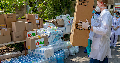 EVA та Varus взяли шефство над пологовим відділенням Дніпропетровської обласної лікарні ім. Мечникова