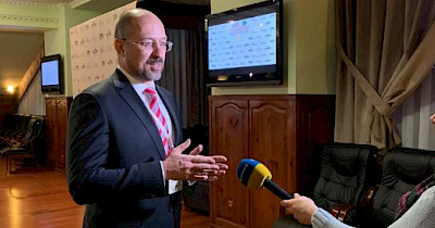 Денис Шмыгаль: 11 мая мы можем открыть непродовольственные магазины и пункты услуг