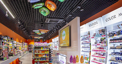 Власний контакт центр Лінії магазинів EVA святкує триріччя