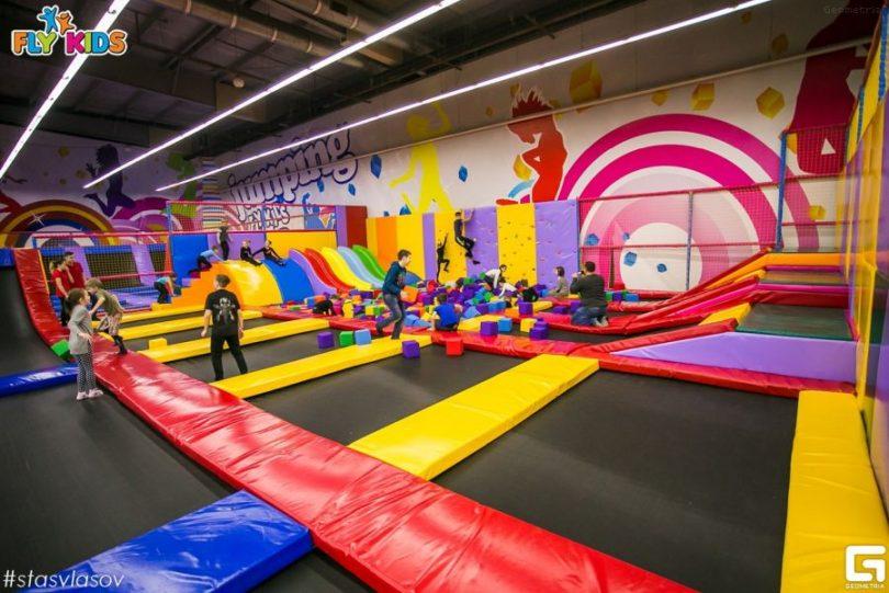 В ТРЦ Retroville откроется детский развлекательный центр Fly Kids